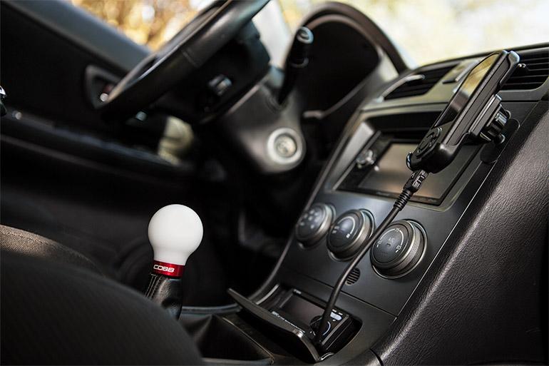 Cobb Subaru 5-Speed COBB Knob - White w/ Race Red