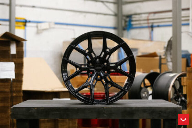 Vossen HF6-4 22x10 / 8x180 / ET18 / 124.3 / Super Deep - Gloss Black Wheel