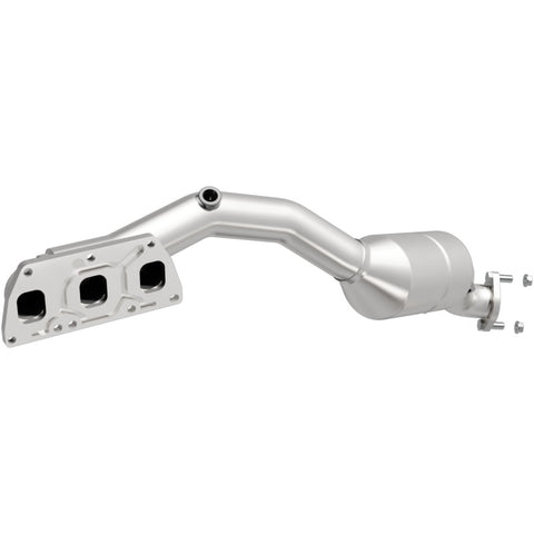 MagnaFlow Direct Fit Catalytic Converter 05-09 Audi A8 6.0L