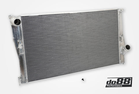 do88 07-13 BMW 135i/335i N54/N55 (E82/E88/E9X) Manual Radiator