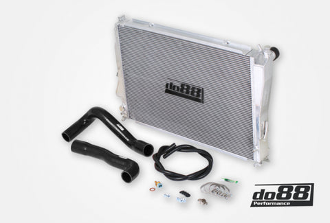 do88 00-06 BMW M3 (E46) Aluminum Radiator w/Black Hoses