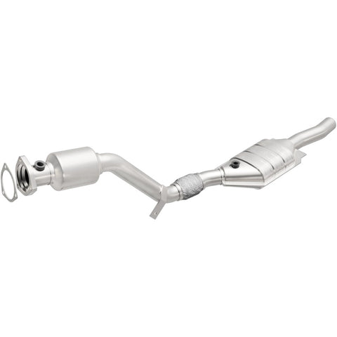 MagnaFlow Direct Fit Catalytic Converter 03 Volkswagen Passat 2.8L