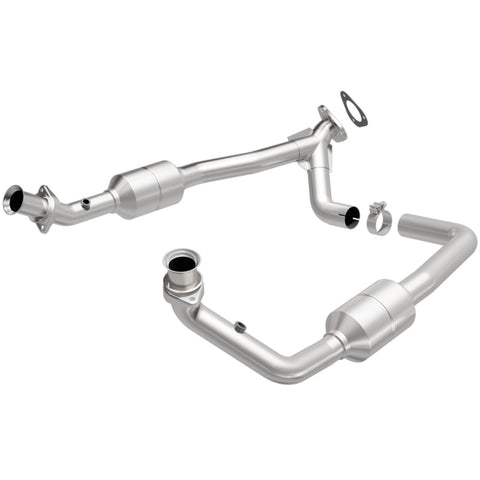 MagnaFlow Direct Fit Catalytic Converter 00-03 Ford E150 5.4L